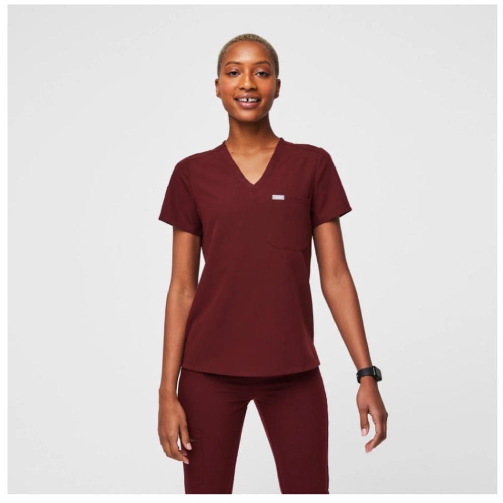 FIGS Burgundy Catarina One-Pocket Scrub Set